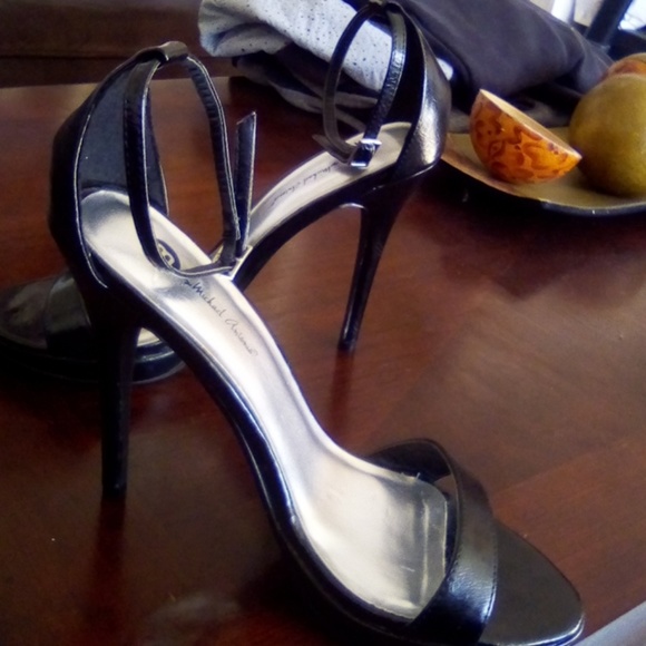 Michael Antonio Black Platform Stilettos - Picture 2 of 5